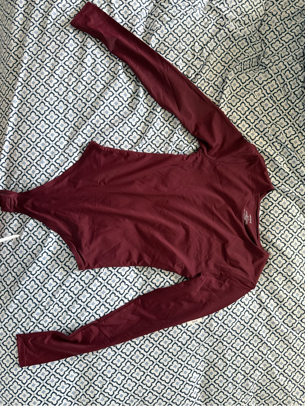 Ardene Long-Sleeve Scoop Neck Bodysuit - Burgundy